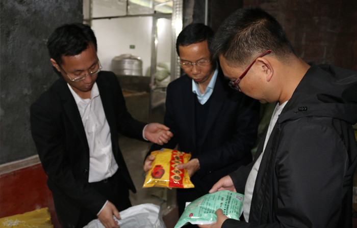 中国劲酒技术团队造访雅大公司19